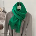 Écharpe haut de gamme en laine 100 % australienne vert vif avec franges d'hiver. - Vert frais / 185cm