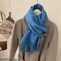 Écharpe en laine australienne bleu lac avec détails de glands pour l'hiver femme - Bleu lac / 185cm