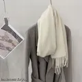 Écharpe premium en laine blanc cassé pour femmes avec détails de franges élégants - Blanc Cassé / 185cm