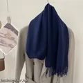 Écharpe de luxe en 100% laine bleu marine avec franges pour la mode d'hiver - Bleu marine / 185cm