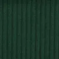 Nahaufnahme von dunkelgrünem Cordsamt-Stoff mit deutlicher 4,5-Wale Rippenstruktur Detail - Farbe 21 Stil / Ein Meter