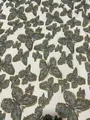 Vue détaillée d'un tissu jacquard en chenille 3D de qualité avec motif papillon frangé - Fil Coupé Papillon / Vert