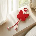 Élégant porte-clés papillon en cuir rouge avec des perles décoratives argentées - Rouge Vif