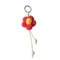 Portachiavi a fiore all'uncinetto fatto a mano con petali rossi e perline di legno decorative - Rosso