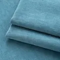Primer plano de tela de chenilla azul sólida engrosada con acabado de textura de terciopelo - Azul Cielo (8329-8)
