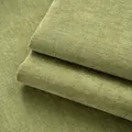 Primer plano de tela de chenilla verde musgo gruesa con suave textura de terciopelo - Verde Hierba (8329-12)