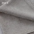 Primo piano di tessuto ciniglia marrone chiaro con una trama fitta per tappezzeria - 866-4 Grigio Riso