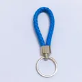 Porte-clés en cuir tressé bleu vif avec anneau en argent poli pour sacs et clés - 50 Pièces/Paquet / Bleu