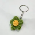 Porte-clés fleur de bouffée au crochet fait main vert et jaune pour décoration de sac - Vert