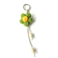 Porte-clés fleur au crochet vert fait main avec perles en bois décoratives et anneau argenté - Vert