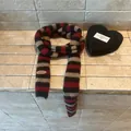 Bufanda larga de punto con rayas de colores estilo Y2K para mujer motivo rojo - Negro Rojo