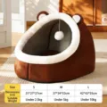 Warmes, braunes, bärenförmiges, halbgeschlossenes Plüsch-Katzenbett mit weißem Rand und Bommel. - S / Brauner Bärenohren-Stil