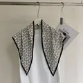 Elegant black and white paisley triangular scarf shawl for women - 132cm / White Paisley