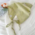 Vista dettagliata del foulard in cotone a quadretti verdi stile francese con lacci - 45x45x62cm / Quadri Giallo (5chic)