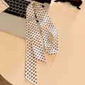 Elegante witte skinny sjaal met zwarte stippen, veelzijdig retro stijl lint haarband - Wit