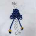 Portachiavi a forma di albero di Natale fatto a mano in corda paracord intrecciata - Stile Albero di Natale (Christmas Tree) / Bianco e Blu Reale