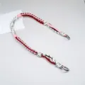 Handgeweven paracord reserve schouderband in roze en bordeaux met metalen ringen - Veerring / Roze & Wit