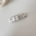 Barrette à cheveux élégante en tissu avec des motifs floraux délicats violets et olives - Pince carrée / Beige Floral