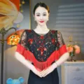 Elegante scialle in rete nera con paillettes rosse e frange per abiti da sera eleganti. - Top / Taglia unica / Nero rosso