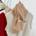 Hoogwaardige kameelkleurige gebreide wollen sjaal met decoratieve schelpknoop voor de winter - 165cm / Herfst Kameel