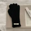 Eleganti guanti di lana neri a trecce per il calore invernale e lo stile. - Taglia unica / Nero