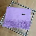 Bufanda suave lila lavanda tipo cachemira con flecos, elegante accesorio de invierno. - 180cm / Violeta Claro