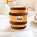 Kreatives Bierfass-Plüschtier mit niedlichem Lächeln und Beer-Stickerei darauf - 12cm / Bierfass