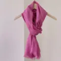 Sciarpa leggera color prugna in misto cotone e lino con fini dettagli di frange - 180cm / Viola Rosa