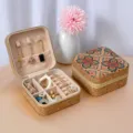 Vintage cork-textured jewelry travel case featuring ethnic floral print for rings and necklaces - Zipper Style - Four-leaf Carpet / 10x10x5cm