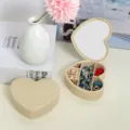 Boîte à bijoux élégante en forme de cœur avec miroir intégré, finition beige crème délicate - Cœur / 10x9x3cm / Jaune
