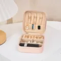 Draagbare roze sieradendoos voor op reis, opberger voor ringen en kettingen design - Nieuwe Vorm Stijl / 10cm*10cm*5cm / Nude roze