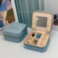 Premium tragbare blaue Samtschmuckschatulle mit Spiegel für Ringe und Ohrringe - Samt-Spiegelmodell - Graublau / 10x10x5cm
