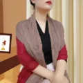 Elegant two-tone red and khaki brown pleated cotton linen scarf shawl for women - Dual-color Patchwork Pleated Style / Khaki and Deep Red / 175cm
