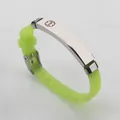 Hellgrünes Silikon-Notfallarmband für Kinder mit einer robusten Edelstahlplatte - Hellgrün