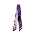 Detailopname van een smalle zijden sjaal met vlinder- en libellenprints op paars - Vlinder / 130cm Pak