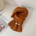 Warme oranje-bruine gebreide korte sjaal voor de winter met zachte ribbeltextuur - 151 cm / Vuil Oranje