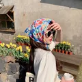 Pañuelo cuadrado de algodón y lino con flores estilo japonés como diadema al aire libre - Flor de Mayo Azul