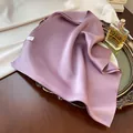 Elegante foulard quadrato in 100% seta di gelso color malva con finitura satinata premium - 70*70cm / Viola