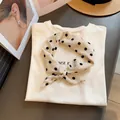Pañuelo de seda de lunares crema de estilo francés para mujer - Beige Lunares
