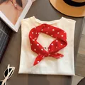 Pañuelo de seda con lunares rojos para mujer, elegante banda para el cabello francés - Rojo con lunares