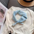 Pañuelo de algodón a cuadros azules y blancos estilo francés con detalle de cerezas pequeñas - Cuadros Vichy Azul Cereza