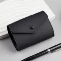 Hochwertiges schwarzes Echtleder-Akkordeon-Kartenetui mit sicherem Druckknopfverschluss - Horizontal / Schwarz