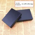 Detailansicht der blauen Geschenkbox mit Innenmaßen von 12,4 x 9,5 x 2,8 cm - 12.4x9.5x2.8cm