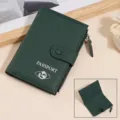 Elegante custodia per passaporto in vera pelle verde scuro con protezione RFID e zip - Verde Scuro