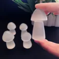 Sculpture de champignon en sélénite naturelle blanche pour décoration d'intérieur - Environ 6-6.5CM/70-80g