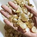 Natuurlijke Braziliaanse gele citrien gebroken stenen voor DIY sieraden en decoratie - 15-25mm / 100g Verpakking