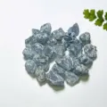 Natürlicher violetter Kristall-Rohstein für Aromatherapie und dekorative Stein-Arrangements - Coelestin / 100 g