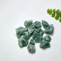 Natürliche grüne Rohkristallsteine für Aromatherapie und Landschaftsgestaltung im Garten - Grüner Aventurin / 100 g
