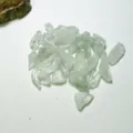 Natürliche hellgrüne Kristall-Rohsteine für Aromatherapie und Landschaftsdekoration - Grüner Kristall / 100 g