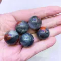 Sfere in cristallo naturale misto per la creazione di gioielli e accessori fai-da-te - Sfera di Pietra del Sangue Africana